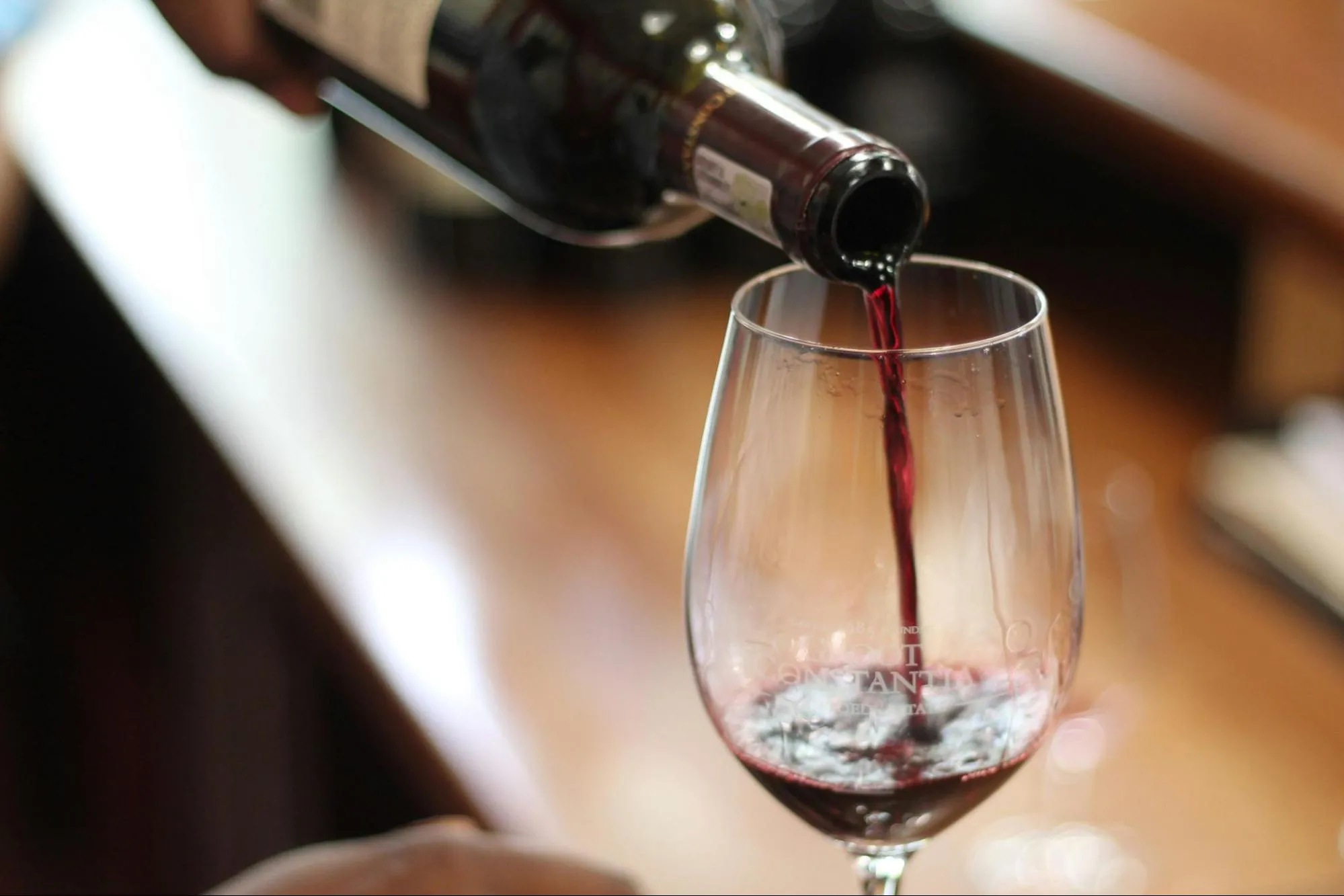 Stockage vin professionnel en entrepôt sécurisé